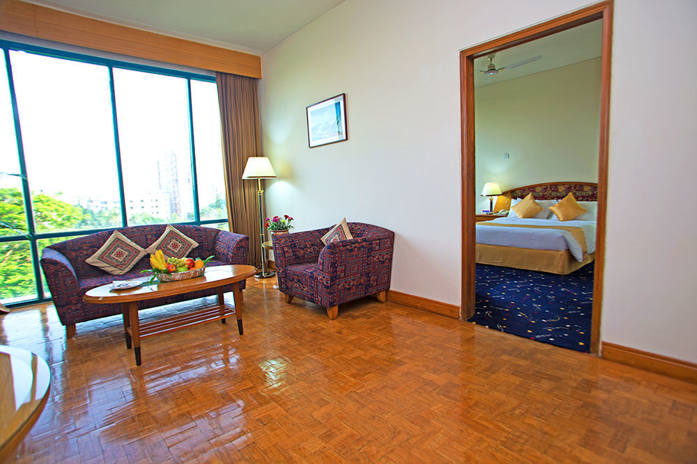 Hotel Lake Castle - Parkview Dhaka Exteriör bild